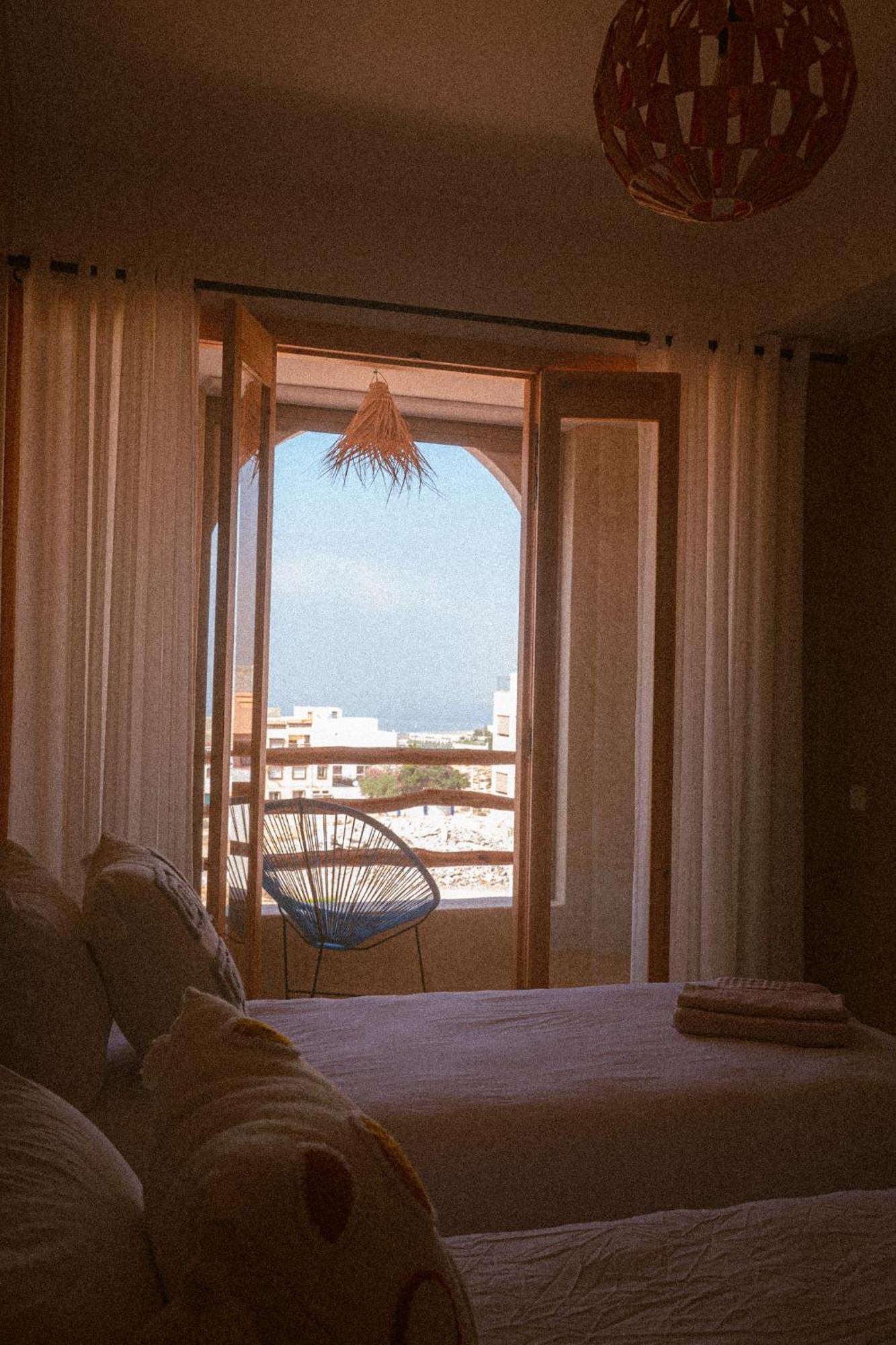 Melo Surf And Yoga Hotel Tamraght Eksteriør billede